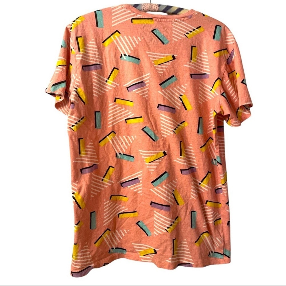 Knickerbocker pink short sleeved Tshirt w/colorful 1980s vibe retro design Men’s - Picture 2 of 7